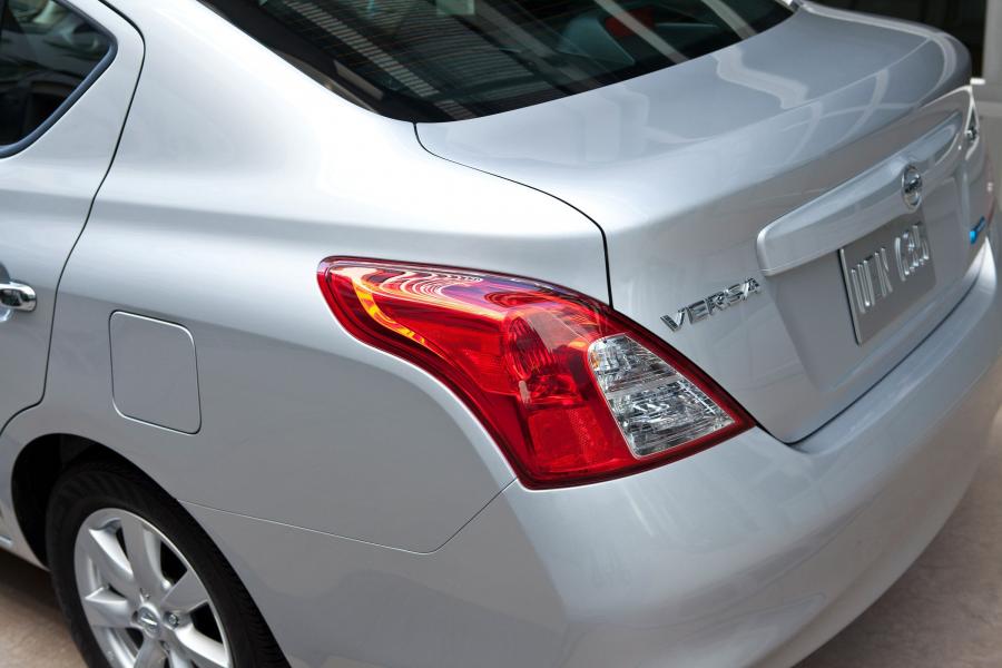 Nissan Versa 2012 года  (фото 98 из 111)